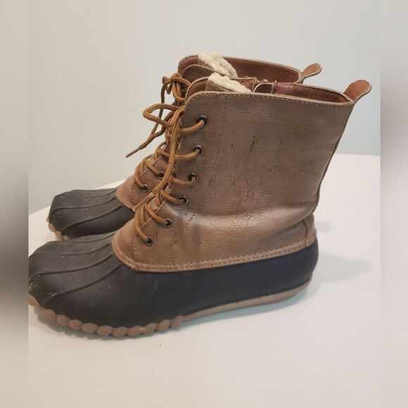Yuu Duck Boots Size 9M - Picture 2 of 9